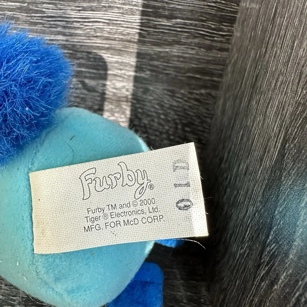 Vintage 2000 Furby McDonald's Happy Meal Soft Plush Keychain‎ Backpack Clip